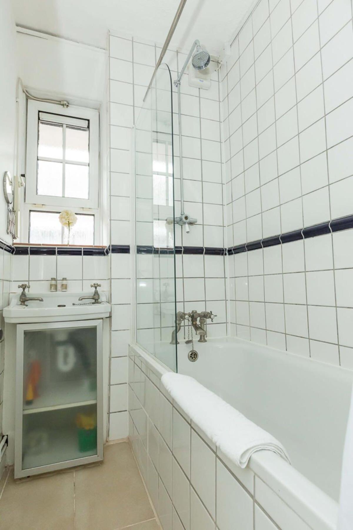 Convenient 2 Bedroom Apartment In Waterloo London Bagian luar foto